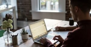 Leia mais sobre o artigo Governo retomará home office e antecipação de férias para trabalhadores do RS