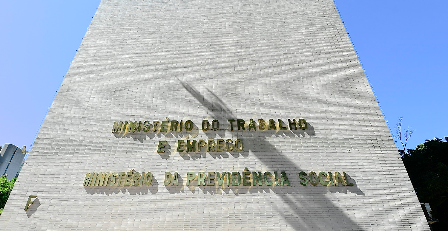 No momento, você está visualizando INSS antecipa benefícios por catástrofe climática no RS