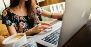 Leia mais sobre o artigo Governo adia regra que limita trabalho aos feriados para agosto