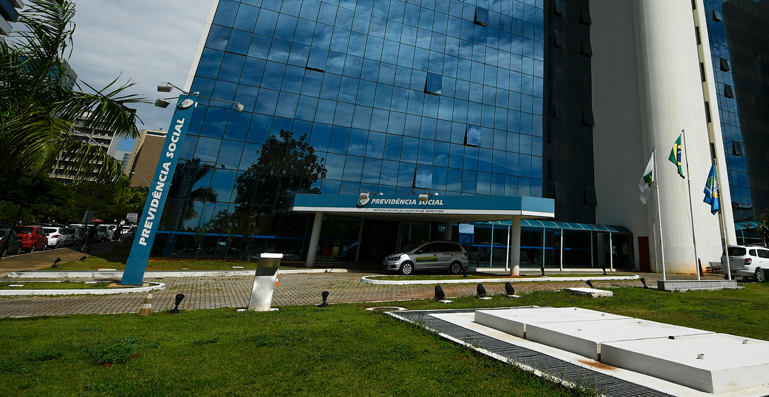 No momento, você está visualizando Beneficiários devem usar serviços digitais do INSS durante greve