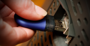 Leia mais sobre o artigo Ex-CEO da Americanas escondia balanços contábeis em pen-drives