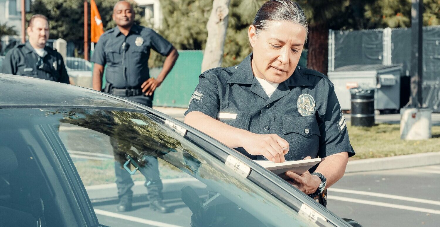 No momento, você está visualizando Suspensa regra que igualava aposentadoria para policiais civis homens e mulheres