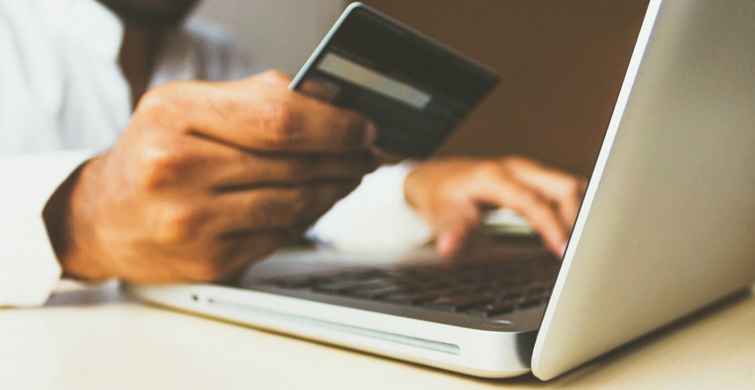 No momento, você está visualizando Black Friday Segura: Dicas para evitar golpes e fraudes online