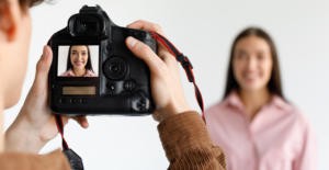 Leia mais sobre o artigo Publicar foto de empregado viola a LGPD? Entenda