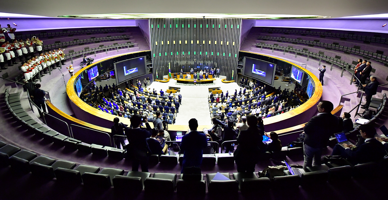 No momento, você está visualizando Câmara vota urgência do projeto que pode anular decreto do IOF