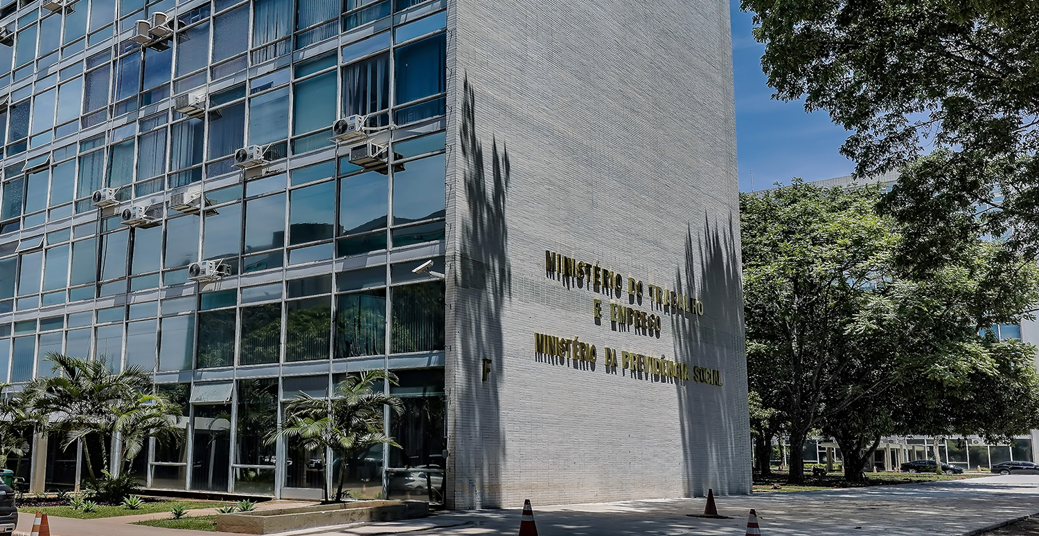 Leia mais sobre o artigo Governo libera múltiplos consignados no mesmo emprego
