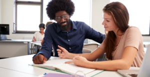 Leia mais sobre o artigo Profissional do futuro: saber aprender vale mais que saber tudo