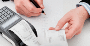 Leia mais sobre o artigo Setores sem nota fiscal eletrônica ficam fora da primeira fase da CBS