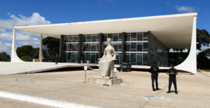 Leia mais sobre o artigo STF debate pejotização em audiência pública antes de julgamento