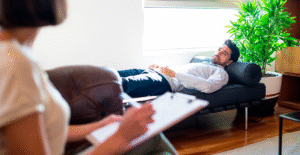 Leia mais sobre o artigo PL obriga avaliação de saúde mental em exames trabalhistas