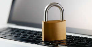 Leia mais sobre o artigo Cibersegurança e proteção de dados entram no centro das estratégias empresariais com avanço da regulação