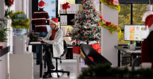 Leia mais sobre o artigo Trabalho na véspera de Natal: entenda o que diz a lei