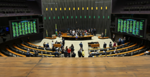 Leia mais sobre o artigo Jornada de 36 horas avança e pode mudar rotinas trabalhistas