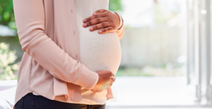 Leia mais sobre o artigo Seguro-desemprego pode ganhar 3 parcelas extras para gestantes e pais