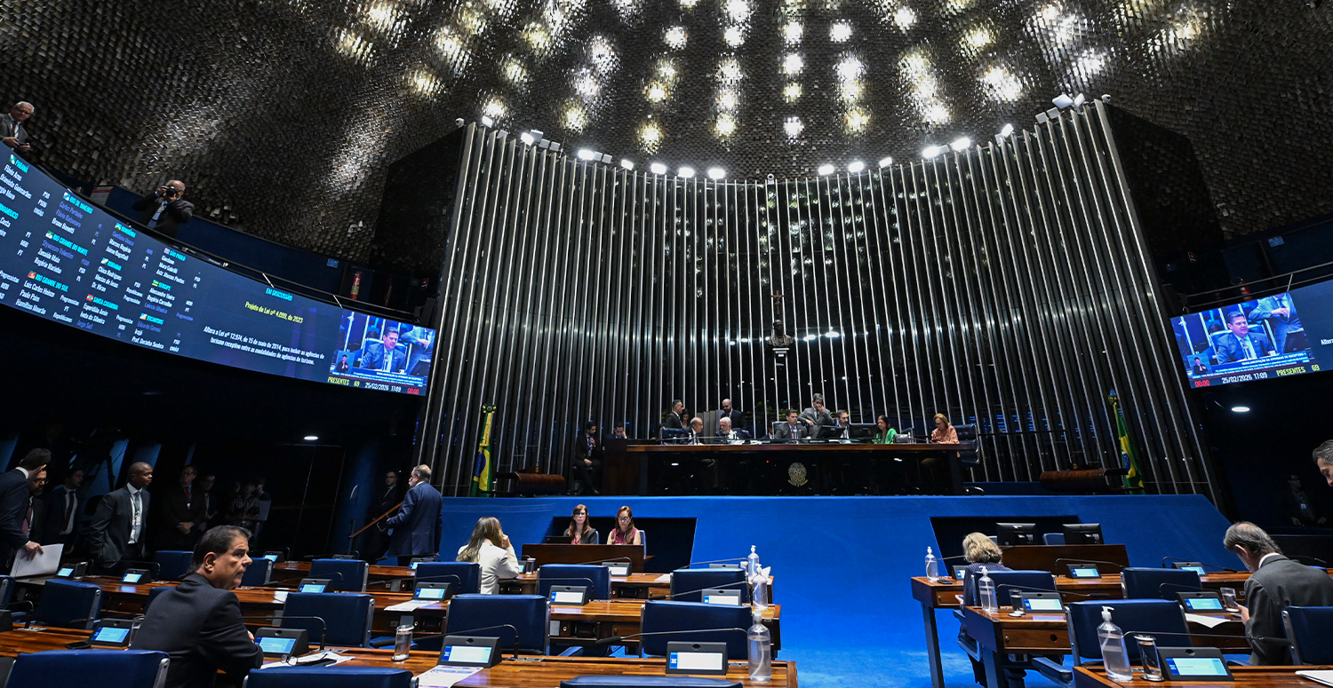 No momento, você está visualizando Senado adia votação do Redata