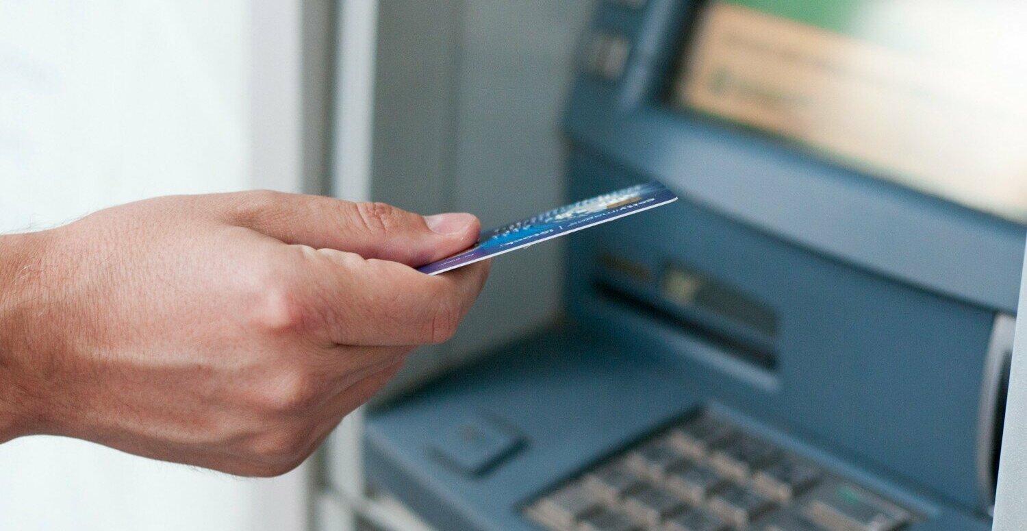 No momento, você está visualizando Governo antecipa abono salarial para atingidos pelas chuvas em MG