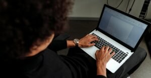 Leia mais sobre o artigo Veja passo a passo para adiantar o IR no feriado