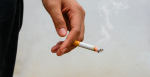 Leia mais sobre o artigo PGFN e Receita notificam empresas de cigarro por dívida bilionária