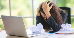 Leia mais sobre o artigo Riscos psicossociais geram mais de 5 mil ações trabalhistas e acendem alerta