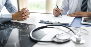 Leia mais sobre o artigo Atestado médico é em dias corridos ou úteis? Veja a regra