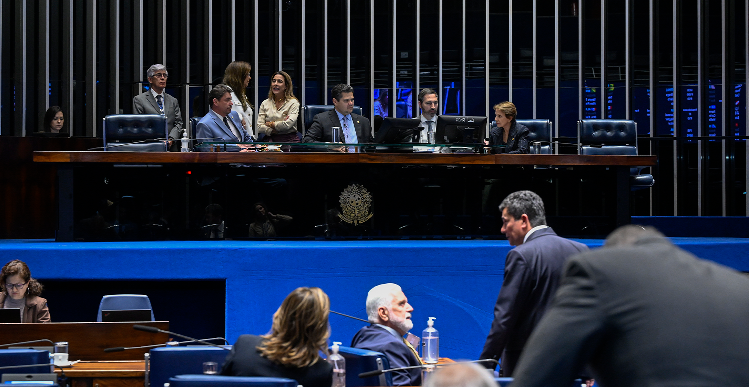 Leia mais sobre o artigo Impasse sobre transição trava PEC da escala 6×1 na Câmara