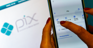 Leia mais sobre o artigo Pix entra no Imposto de Renda? Veja como funciona fiscalização