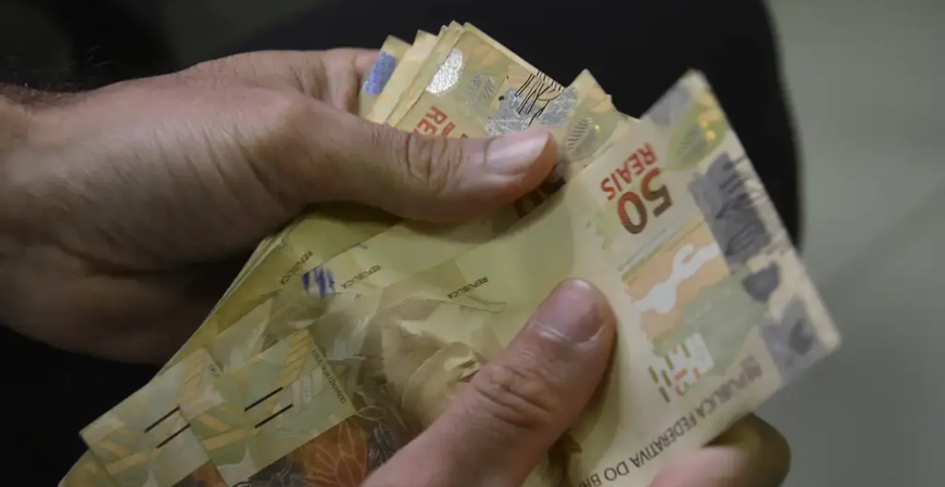 No momento, você está visualizando Seu salário pode atrasar? Feriado muda 5º dia útil em maio