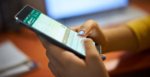 Leia mais sobre o artigo Empresas podem ser multadas por grupos de WhatsApp corporativos?
