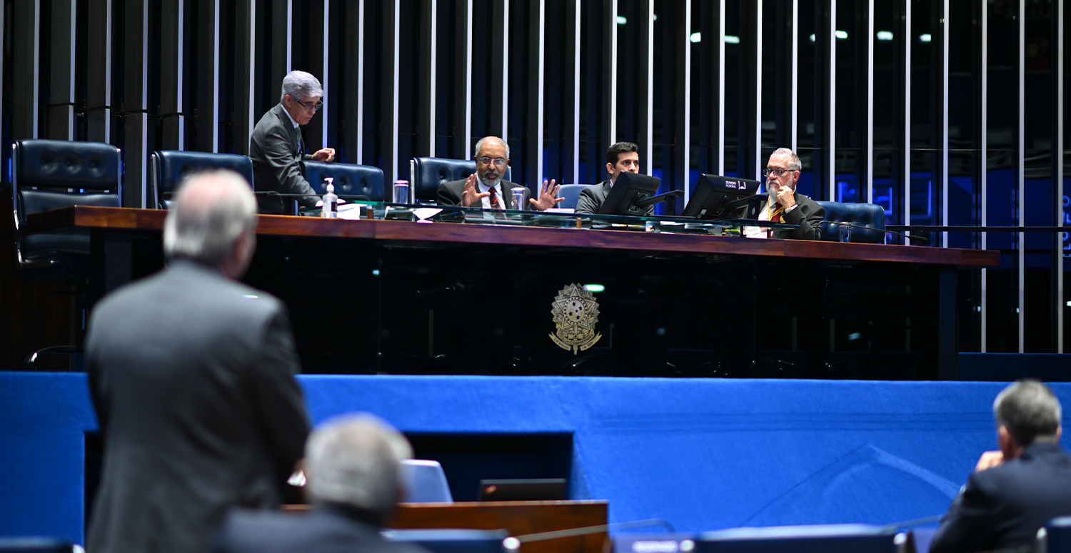 Leia mais sobre o artigo Senado aprova projeto que autoriza servidor federal como MEI